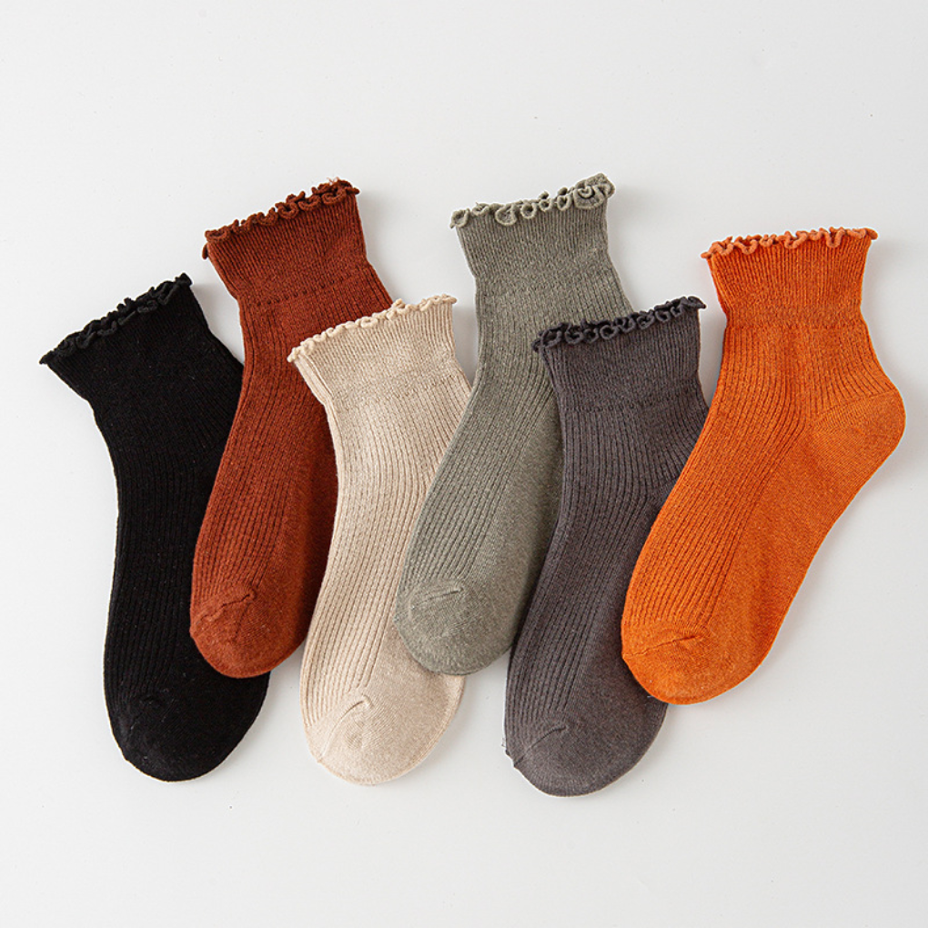 Davy | Women's Ruffle Trim Ankle Socks