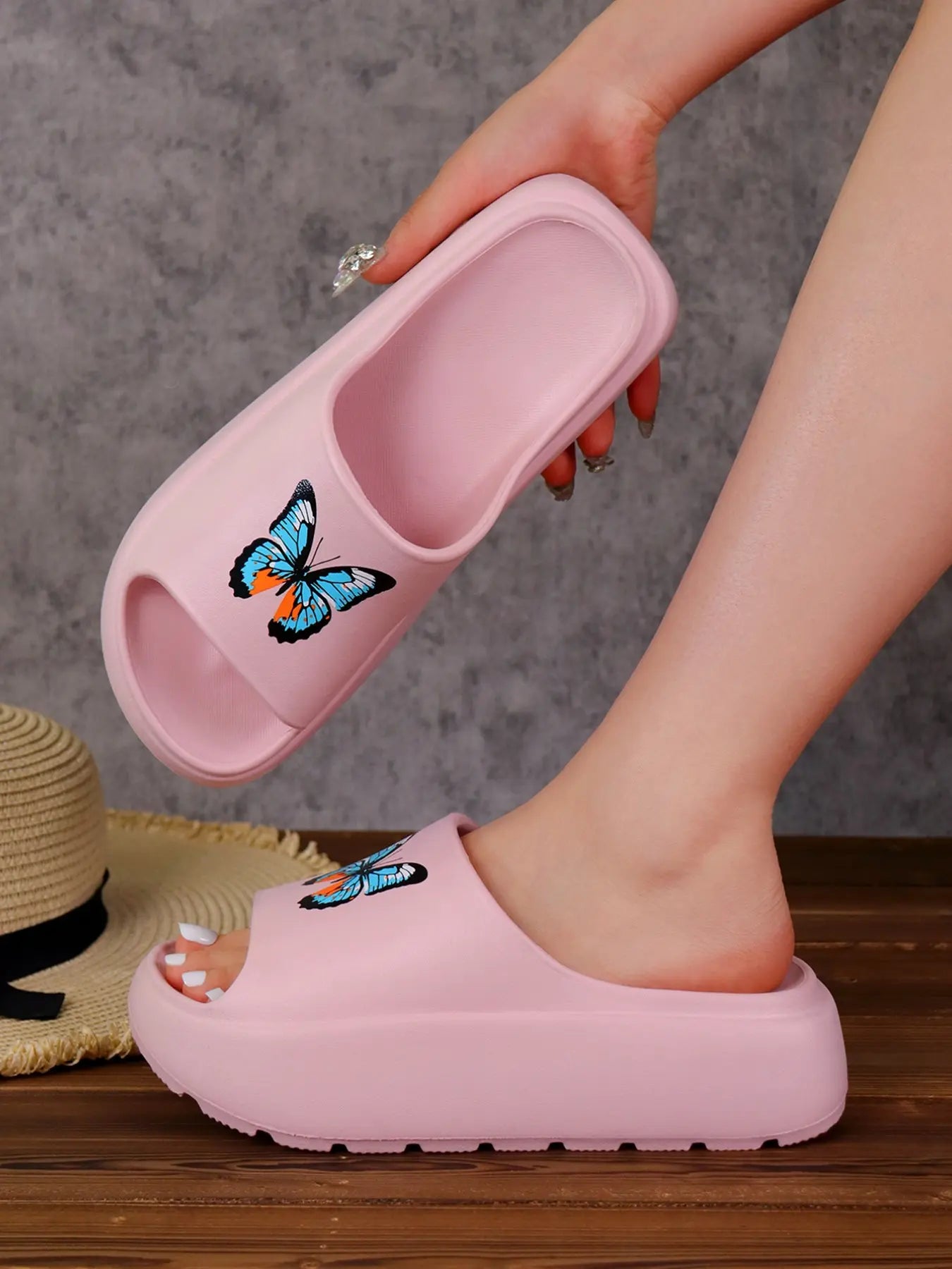 Women's Butterfly Print Cartoon Print Flip Flops – Chunky Sole, Lightweight