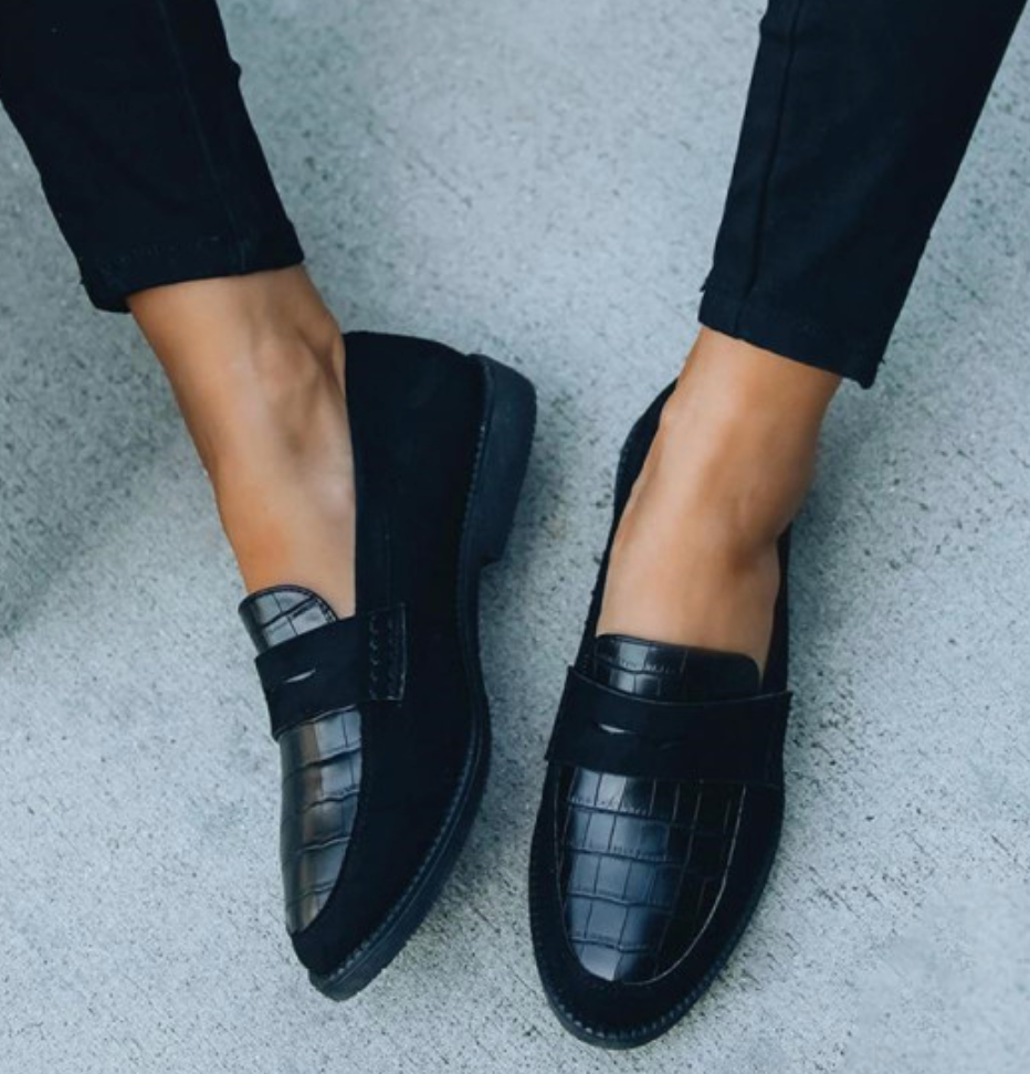 Elegant Round Toe Loafers for Everyday Use