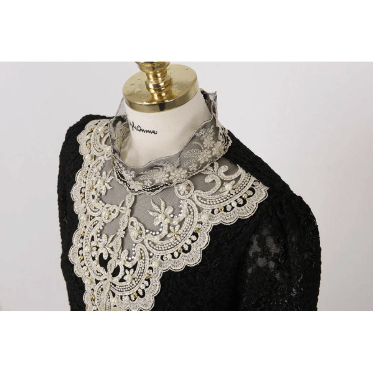 Elegant Women's Embroidered Blouse - Chic Style and Comfort