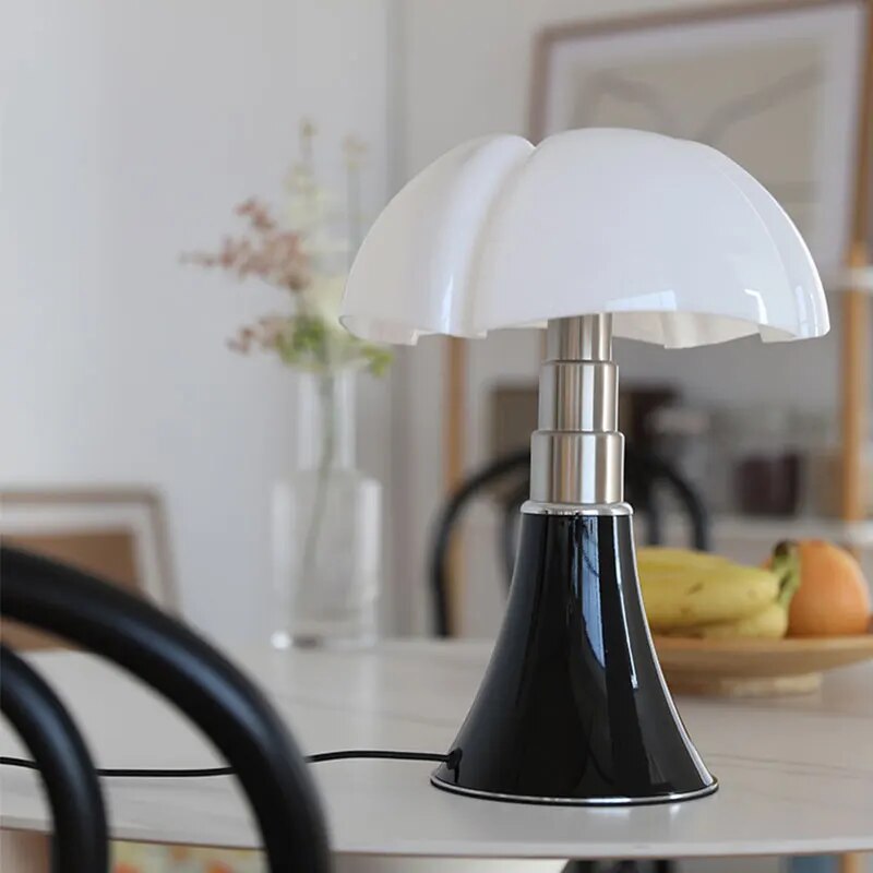 Flower-Inspired Table Light – Modern Accent