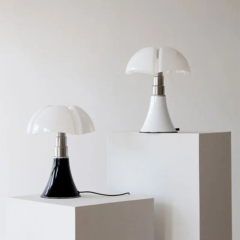 Flower-Inspired Table Light – Modern Accent