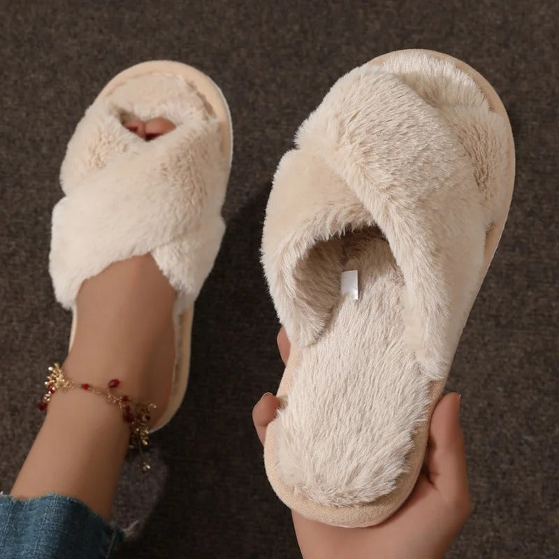 Fluffy slippers with soft sole and non-slip protection