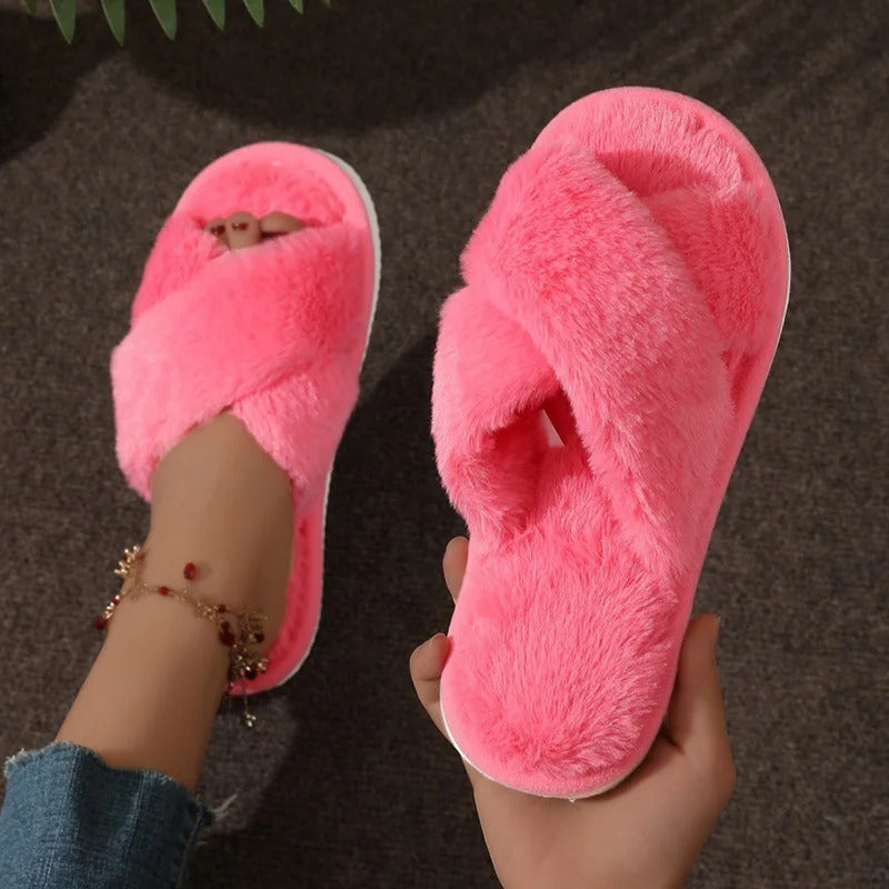 Fluffy slippers with soft sole and non-slip protection