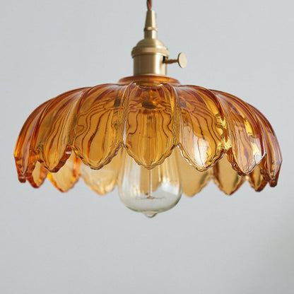 Glass pendant lamp with vintage flair