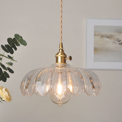 Glass pendant lamp with vintage flair