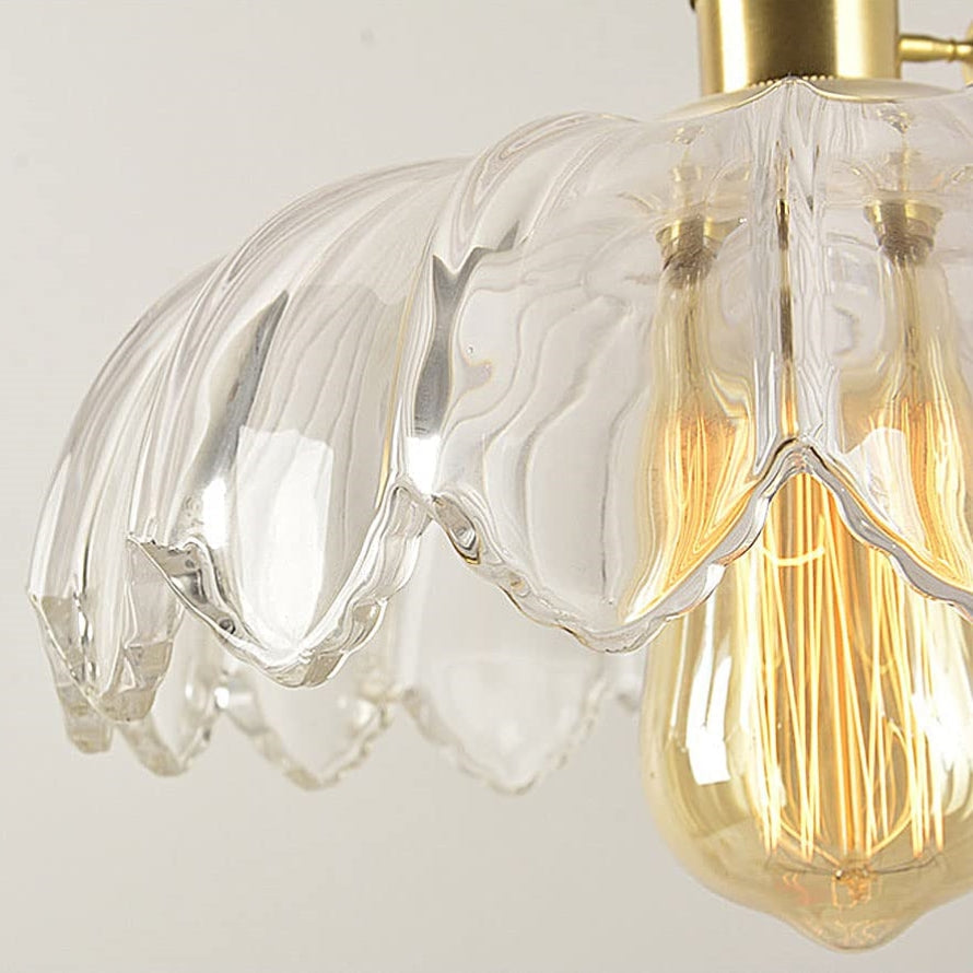 Glass pendant lamp with vintage flair