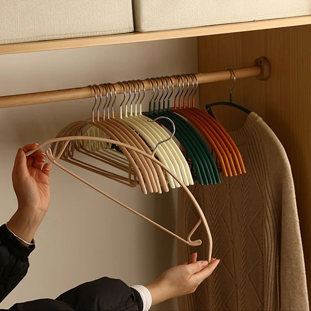 Durable Coat Hangers | 10 Piece Set