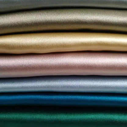 GLOSSNIGHT – Satin pillowcase for hair and skin care