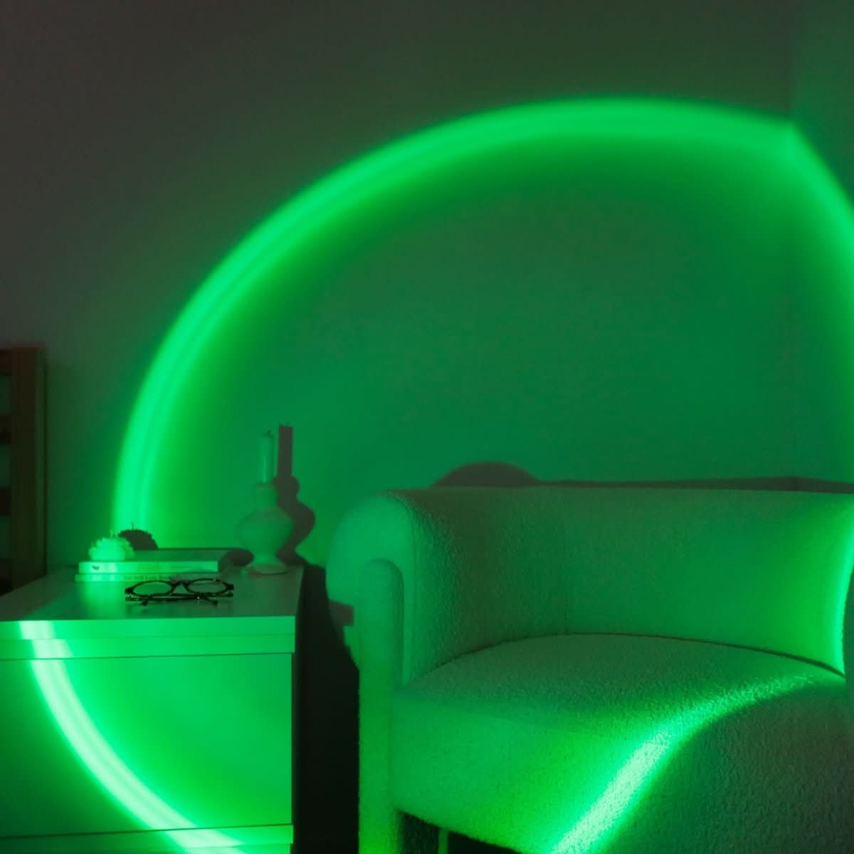 Sunset projector light for cozy ambiance