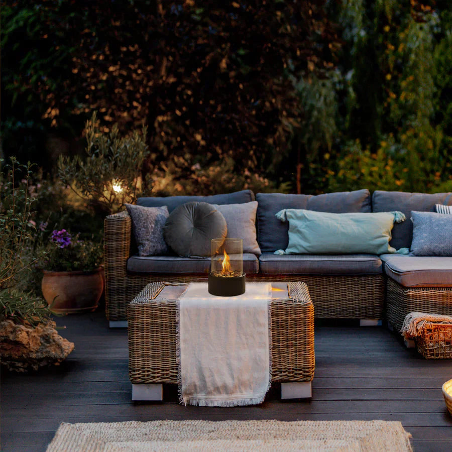 Elegant portable fireplace: warmth without smell