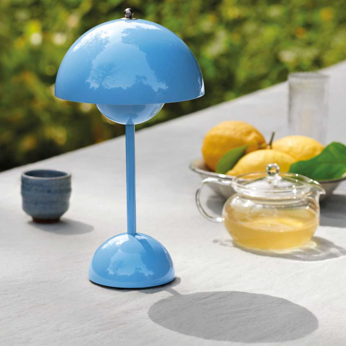 LunarGlow - LED Table Lamp for an Ambient Interior