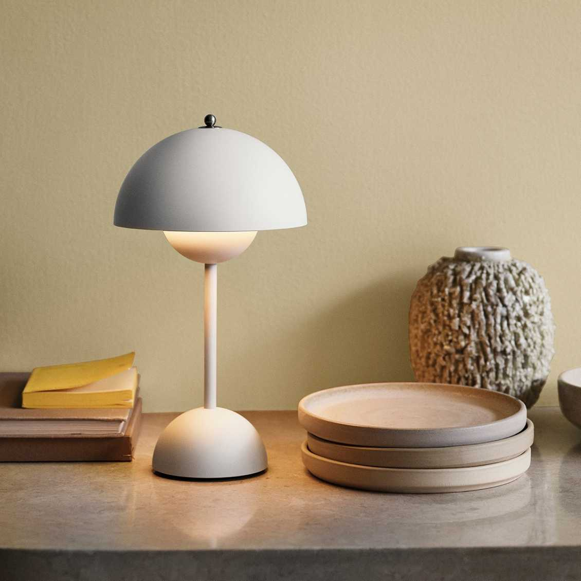 LunarGlow - LED Table Lamp for an Ambient Interior