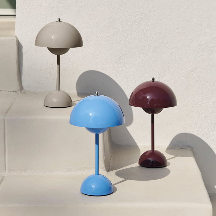 LunarGlow - LED Table Lamp for an Ambient Interior