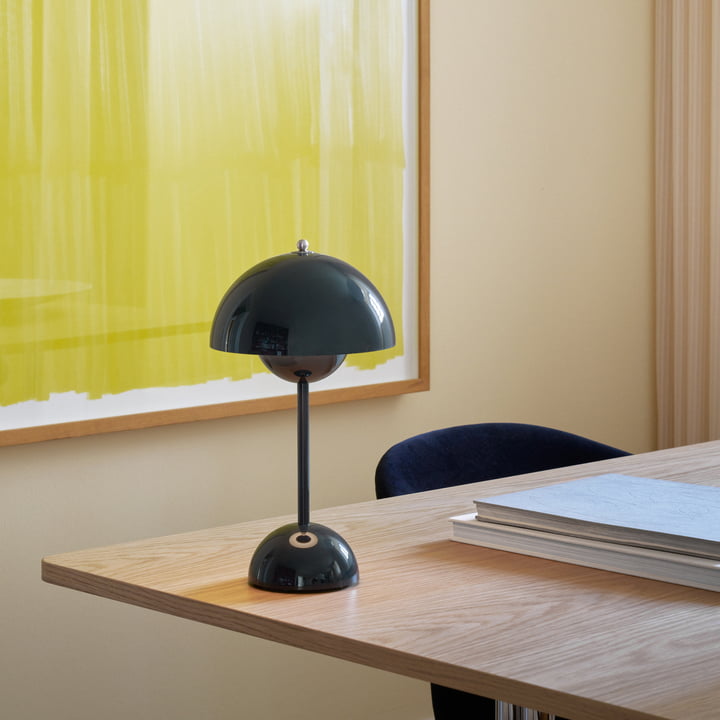 LunarGlow - LED Table Lamp for an Ambient Interior