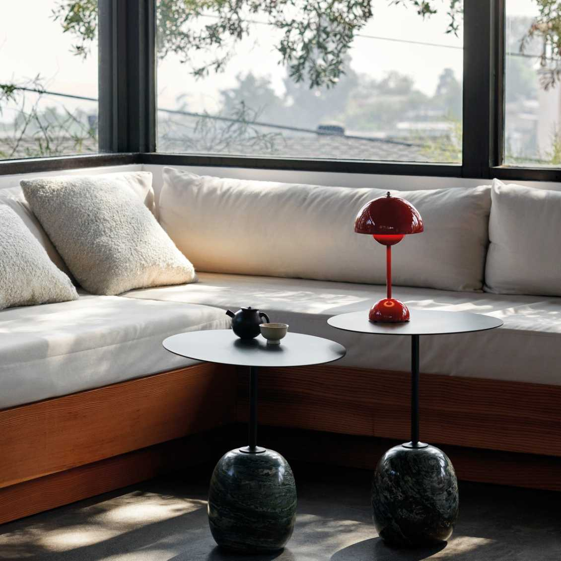 LunarGlow - LED Table Lamp for an Ambient Interior