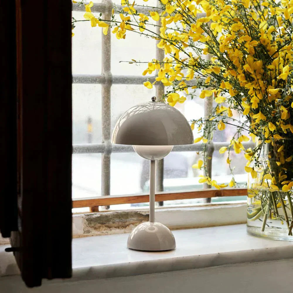 LunarGlow - LED Table Lamp for an Ambient Interior