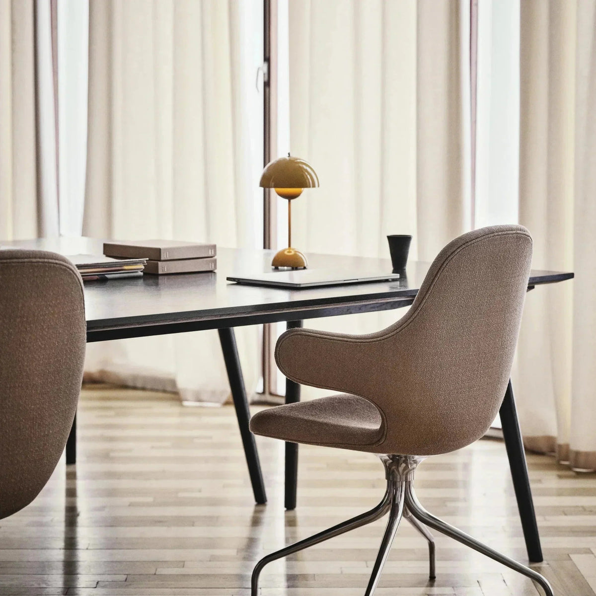 LunarGlow - LED Table Lamp for an Ambient Interior