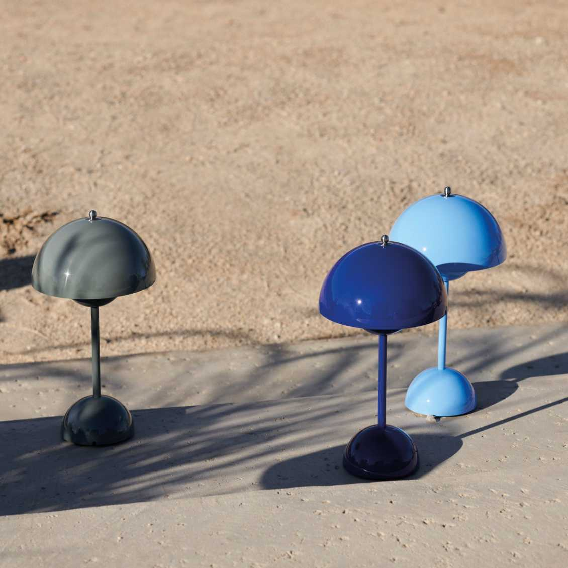 LunarGlow - LED Table Lamp for an Ambient Interior
