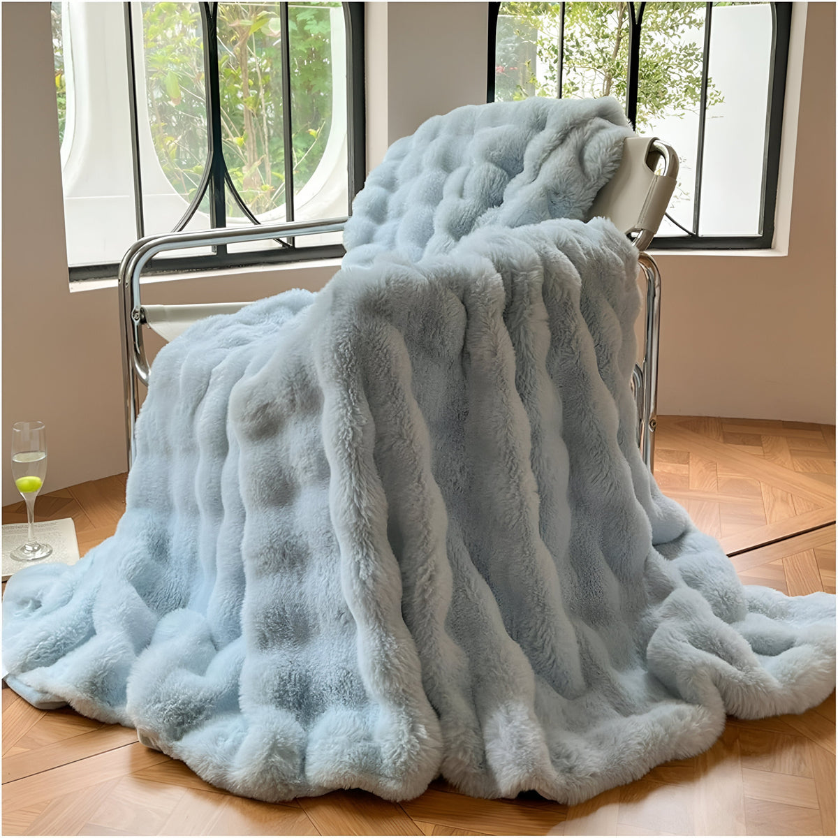 Soft, transportable throw blanket - Cozy comfort anywhere
