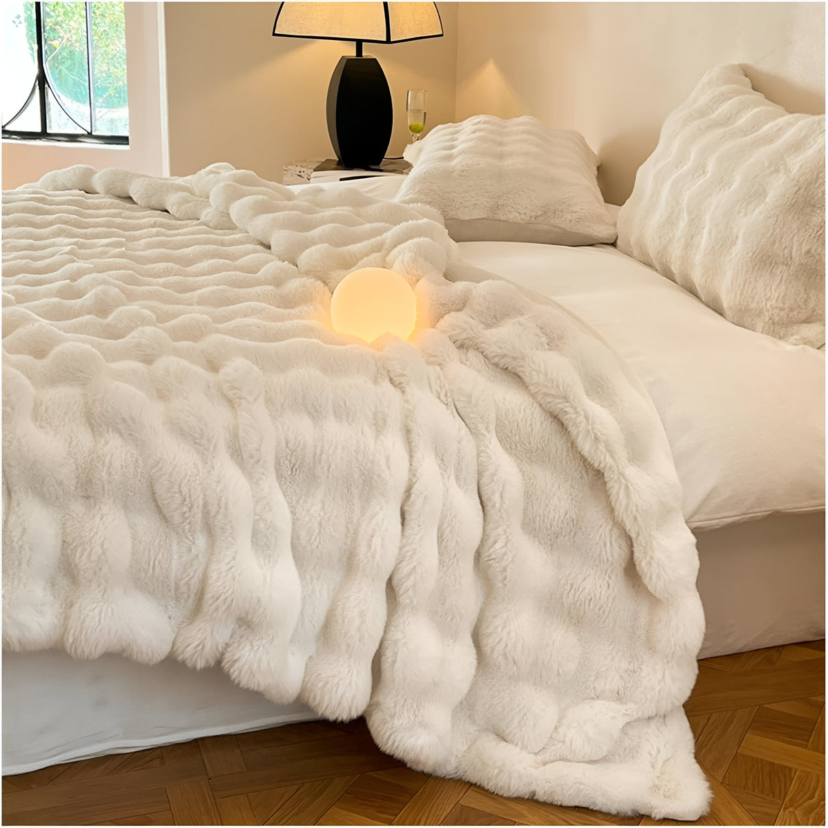Soft, transportable throw blanket - Cozy comfort anywhere