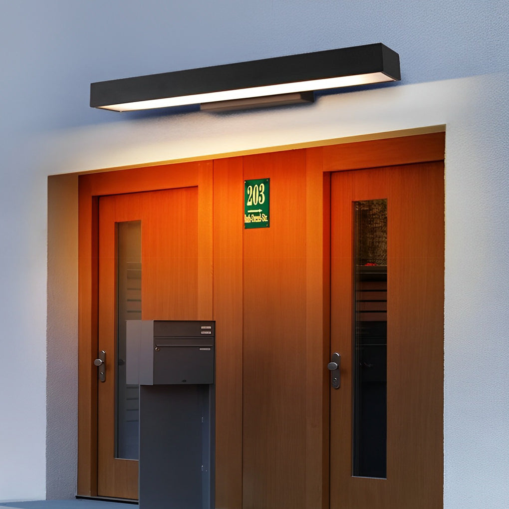 Outdoor Motion Sensing LED Wall Light - Black