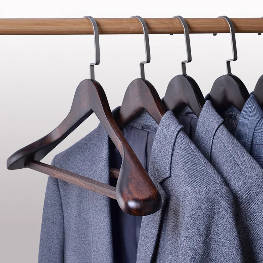 Oaklee Élite – Luxury Wooden Hangers with Refined Design