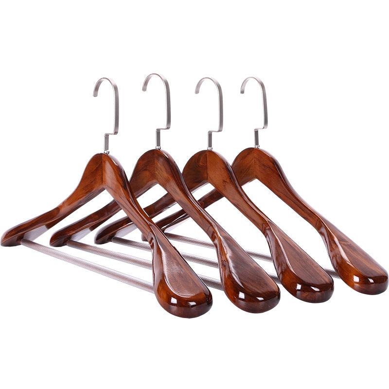 Oaklee Élite – Luxury Wooden Hangers with Refined Design