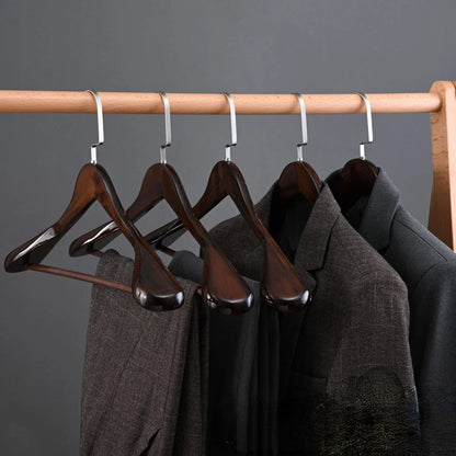 Oaklee Élite – Luxury Wooden Hangers with Refined Design