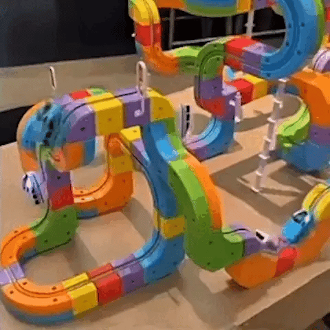 RAILBUILD – 3D Train Track Building Set with Rechargeable Locomotive