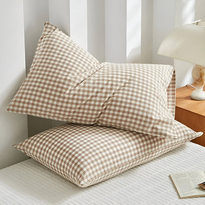 Checked Plaid Pillowcases for a Cozy Bedroom