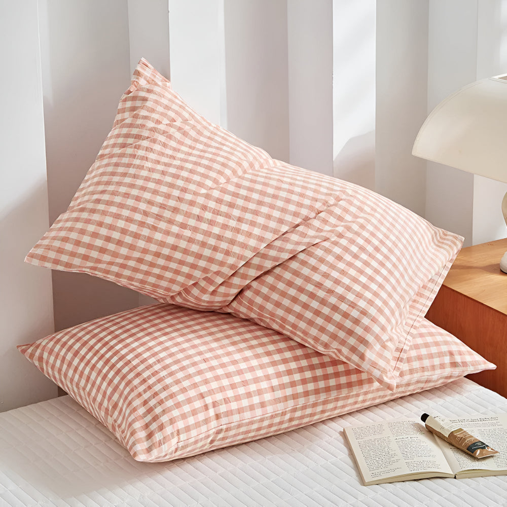 Checked Plaid Pillowcases for a Cozy Bedroom