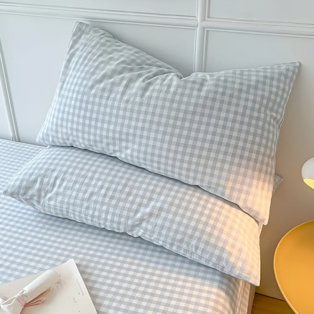 Checked Plaid Pillowcases for a Cozy Bedroom