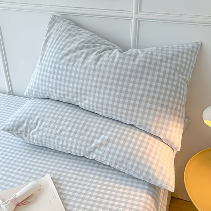 Checked Plaid Pillowcases for a Cozy Bedroom