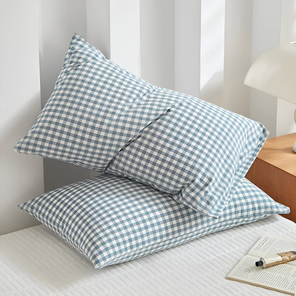 Checked Plaid Pillowcases for a Cozy Bedroom
