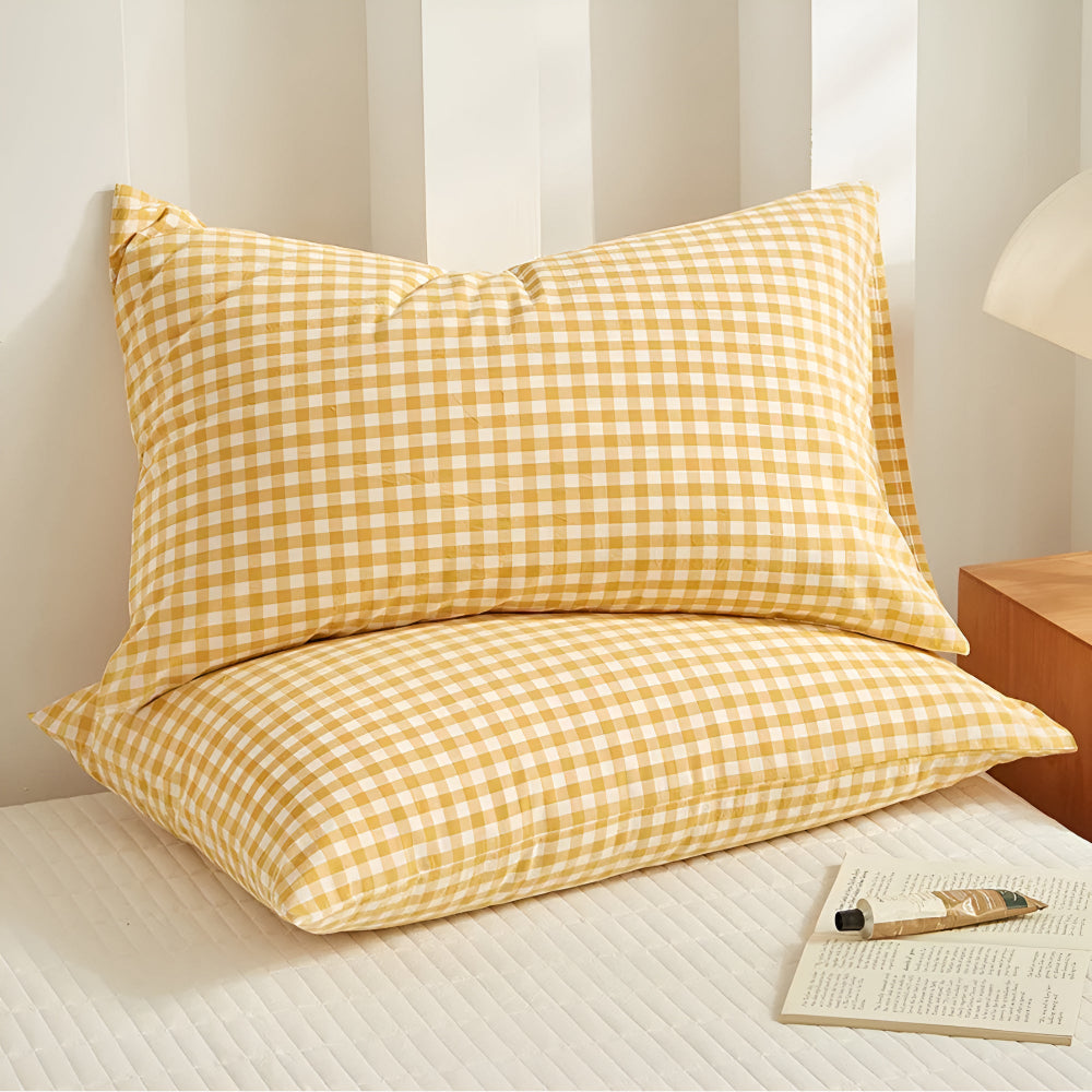 Checked Plaid Pillowcases for a Cozy Bedroom