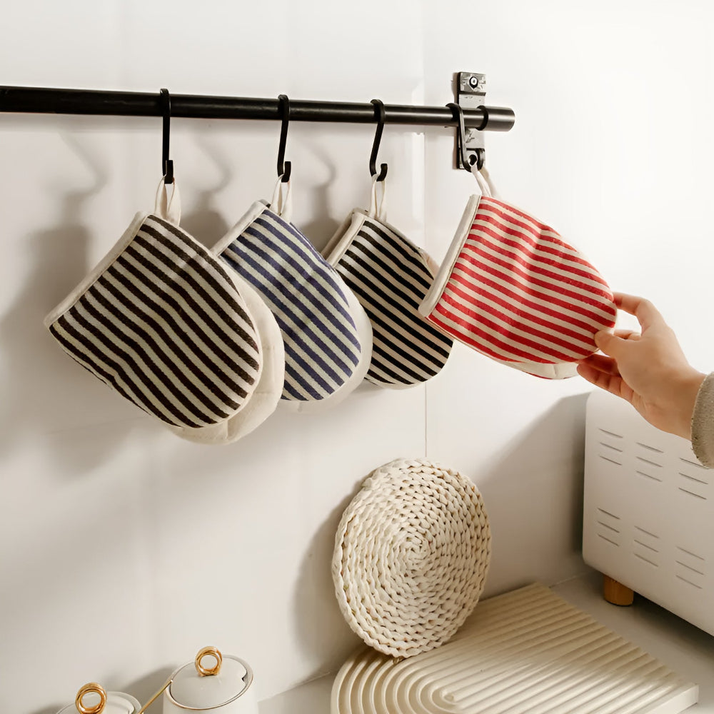 Striped Oven Mitts for Heat Protection