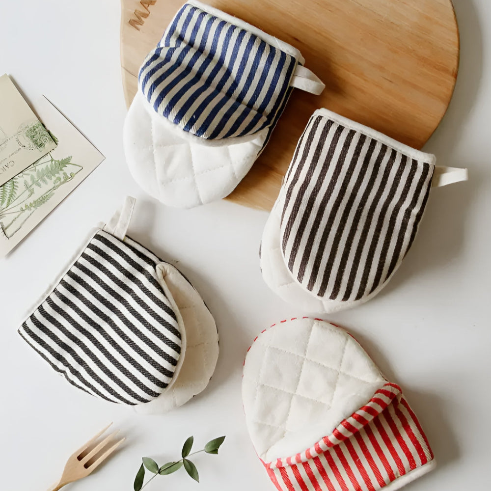 Striped Oven Mitts for Heat Protection