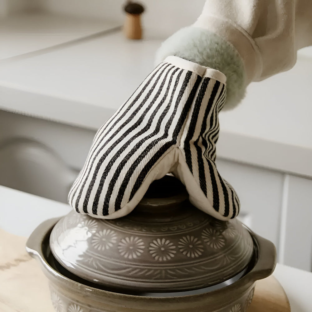 Striped Oven Mitts for Heat Protection