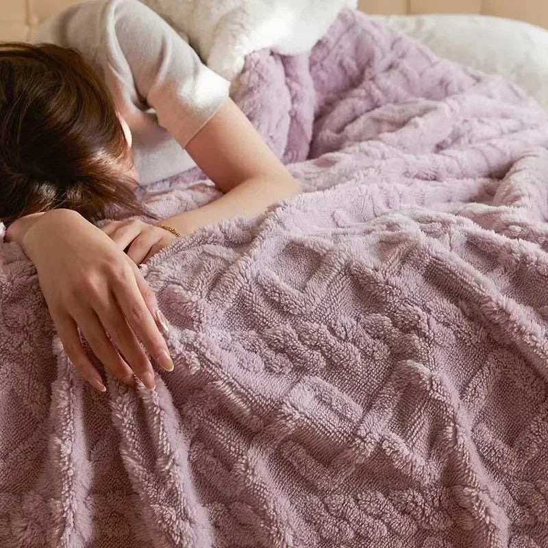 Cozy Lambswool Blanket for Cold Weather - WarmWool