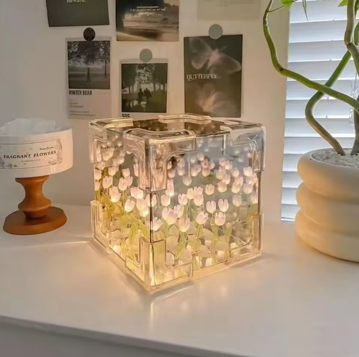Tulip Cube Night Light