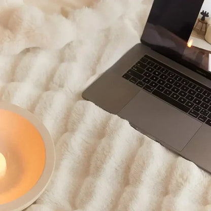 Plush Fleece Throw: luxuriously soft, year-round warmth