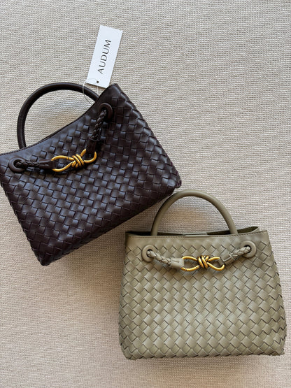 Woven Handbag Small – Compact and Elegant Braided Bag