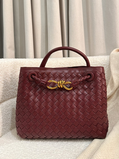 Woven Handbag Small – Compact and Elegant Braided Bag